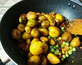 A picture of step 6 of Keema and peas aloo dum.