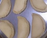 मावा गूजिया (mawa gujiya recipe in marathi) रेसिपी स्टेप 5 फोटो 
