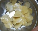 A picture of step 4 of Non fried potato chips.