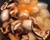 Hình bước làm 2 của món Canh khoai sọ với nấm và tàu hủ ky
