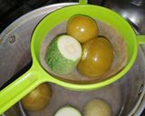 A picture of step 1 of Fake Guacamole.