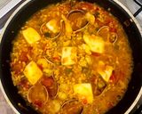 Foto del paso 4 de la receta Arroz con chocos, almejas y gambas 🥘🦑🦐
