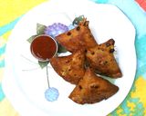 A picture of step 5 of Leftover chapaati samosa.