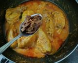 Foto langkah ke 5 dari resep Asam Pedas Ayam Nanas.