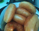 Foto langkah ke 4 dari resep Donat Maizena.