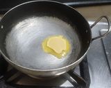 A picture of step 2 of Spaghetti aglio e olio.
