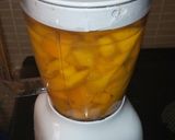 A picture of step 1 of Mango juice.