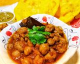 A picture of step 4 of Choley bhature.