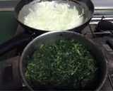 Foto del paso 1 de la receta: Tortilla de espinacas con cebolla caramelizada