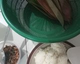 Foto langkah ke 3 dari resep Bacang Ketan Isi Ayam Jamur.