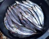 Foto del paso 3 de la receta: Boquerones a la plancha con majado Urrutia y brotes de cebolleta