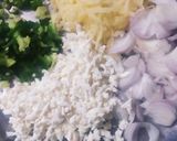 A picture of step 1 of Spinach Omelette.