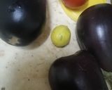 A picture of step 1 of Khatey Baingan 🍆.