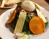 Foto del paso 11 de la receta: Ensalada de espinaca, remolacha y queso de cabra (o calabaza y brie)