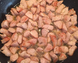 Foto del paso 2 de la receta: Pechuga de pavo con salsa de curry