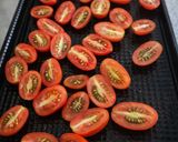 Foto del paso 1 de la receta: Tomates cherry confitados