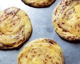 Foto langkah ke 4 dari resep Martabak surban / roti canai maryam.