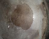 A picture of step 1 of Matar mushroom masala.