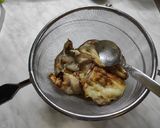 Foto del passaggio 2 della ricetta Pasta cinque buchi con pesto di melanzane