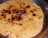 मक्का की रोटी(makka ki roti recipe in hindi) रेसिपी चरण 3 फोटो