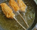 Foto langkah ke 5 dari resep Mozzarela Corndog.