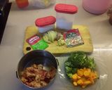 Foto langkah ke 1 dari resep Cah Brokoli wortel ayam (Gak pake minyak).