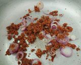 Gambar langkah 2 resipi Sayur kulit tembikai tumis santan cair.