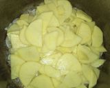 A picture of step 3 of Aloo ki tarkari.
