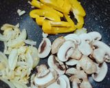 Foto langkah ke 3 dari resep Chicken katsu, crispy potato, mushroom hot sous, cheese egg sous.