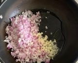 Foto del paso 1 de la receta: Canelones de pollo con champiñones