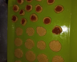 Foto del paso 3 de la receta: Galletas de mantequilla con mermelada de papayas