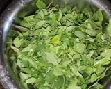 A picture of step 1 of Sarson ka saag.