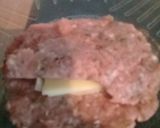 Foto del paso 5 de la receta: Hamburguesa rellena de muzzarella con vegetales y huevo KETO