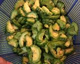 Foto langkah ke 1 dari resep Tumis Pare.