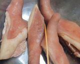 Hình bước làm 2 của món Đuôi heo chiên giòn
