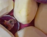 صورة لخطوة 1 من وصفة طاجن البطاطس بالسجق 🥔