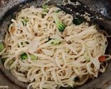 Foto langkah ke 6 dari resep Mi Goreng Jawa.