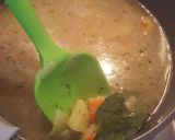 Foto langkah ke 3 dari resep Salmon & tuna cream soup.