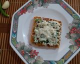 A picture of step 8 of Garlic and Cheese Bread Toast.