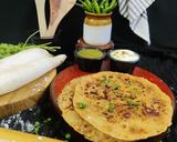 A picture of step 3 of Radish and Onion Paratha.