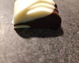 Foto del paso 8 de la receta: Como hacer decoraciones fáciles en chocolate para tortas