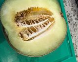 Foto langkah ke 1 dari resep Salad Buah Melon & Stroberi 🍈🍓.