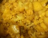 A picture of step 8 of Gobi aloo.