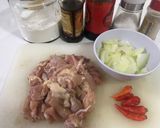 Foto langkah ke 1 dari resep Ayam goreng saos mentega pedas.
