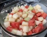 Une image de l'étape 7 de Salade de pastèque et melon vert au jus de cerises.