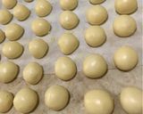 Foto langkah ke 3 dari resep Tama go Boro たまご ぼろ (Egg Biscuit).