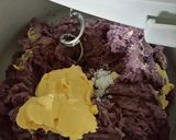 Foto langkah ke 6 dari resep Donat Gula Ubi Ungu.