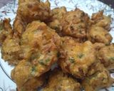 A picture of step 2 of Onion Pakode.