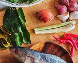 Foto langkah ke 1 dari resep Gulai Ikan Kembung & Daun Singkong.