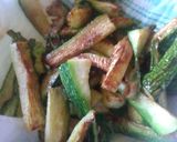Foto del passaggio 1 della ricetta Tagliolini alle vongole e zucchine "ammuddicati"